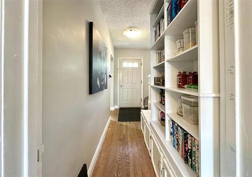 48 Hespeler Ave, Winnipeg, MB 