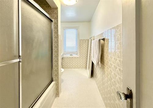 48 Hespeler Ave, Winnipeg, MB 