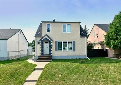 48 Hespeler Ave, Winnipeg, MB 