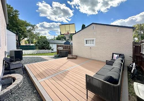 48 Hespeler Ave, Winnipeg, MB 