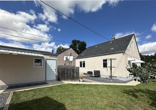 48 Hespeler Ave, Winnipeg, MB 