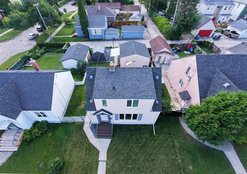 48 Hespeler Ave, Winnipeg, MB 