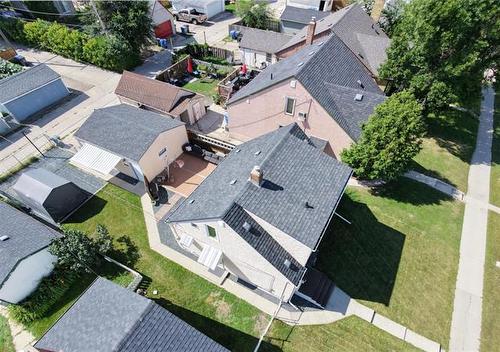 48 Hespeler Ave, Winnipeg, MB 