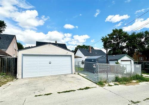48 Hespeler Ave, Winnipeg, MB 