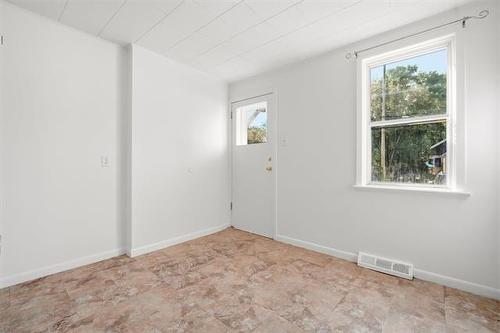 528 Kavanagh St, Winnipeg, MB 