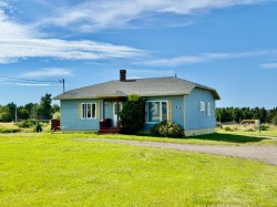 816 Ch. des Caps  Les Îles-De-La-Madeleine, QC G4T 2T7