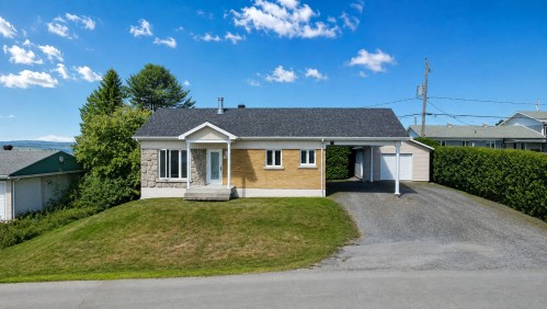1065 139e Rue  Saint-Georges, QC G5Y 2M7