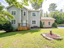 77 Holyrood Close Fall River, NS B2T 1V1