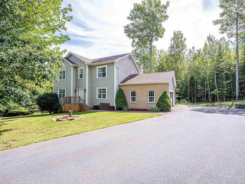 77 Holyrood Close, Fall River, NS 