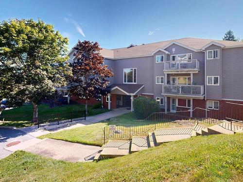 204 118 Farnham Gate Road  Halifax, NS B3M 4A1