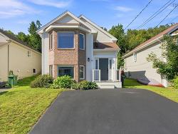 87 Royal Masts Way Bedford, NS B4A 4B7