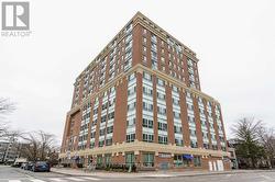 709 - 15 MAPLEWOOD AVENUE  Toronto, ON M6C 4B4