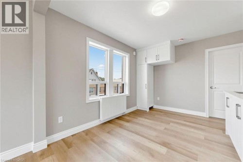 71 Sanford Avenue S, Hamilton, ON 