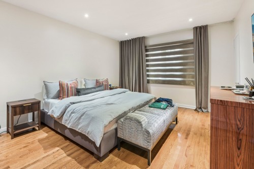 Master Bedroom - 378 Av. Olivier, Westmount, QC 