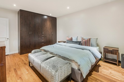 Master Bedroom - 378 Av. Olivier, Westmount, QC 