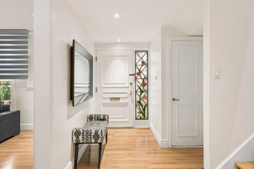 Mud Room - 378 Av. Olivier, Westmount, QC 