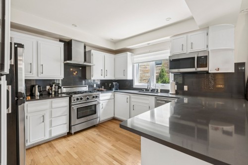 Kitchen - 378 Av. Olivier, Westmount, QC 