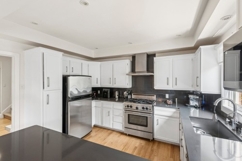 Kitchen - 378 Av. Olivier, Westmount, QC 