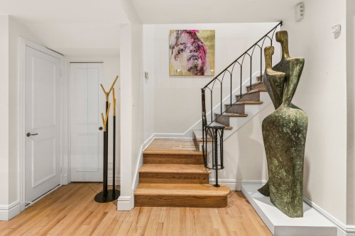 Mud Room - 378 Av. Olivier, Westmount, QC 