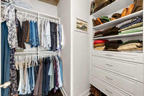 Penderie (Walk-in) - 417-3810 Rue St-Antoine O., Montréal (Le Sud-Ouest), QC 