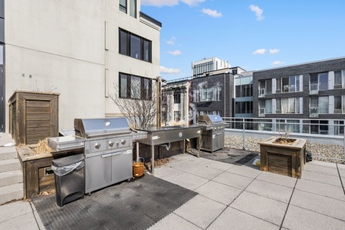 Terrasse - 417-3810 Rue St-Antoine O., Montréal (Le Sud-Ouest), QC 