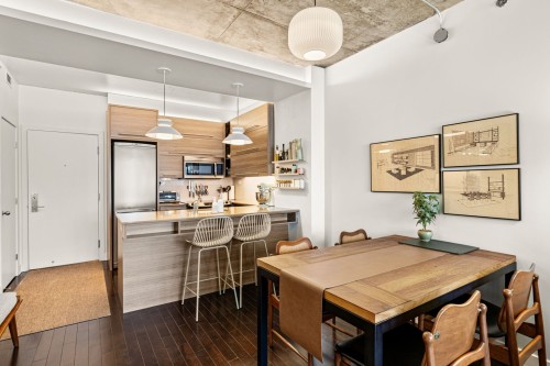 Coin-repas - 417-3810 Rue St-Antoine O., Montréal (Le Sud-Ouest), QC 