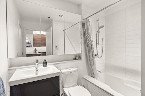 Salle de bains - 417-3810 Rue St-Antoine O., Montréal (Le Sud-Ouest), QC 