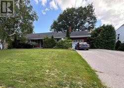 77 CHURCHILL AVENUE  Oshawa, ON L1G 3K7