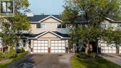 16 Harvest Glen Heights NE  Calgary, AB T3K 4L3