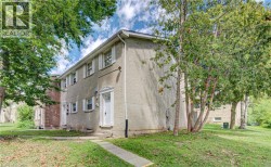 150 WESTCOURT Place  Waterloo, ON N2L 2R7