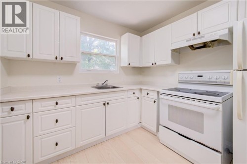 clean, functional kitchen - 150 Westcourt Place, Waterloo, ON 