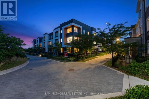34 - 3006 CREEKSHORE COMMON  Oakville, ON L6M 0Y6