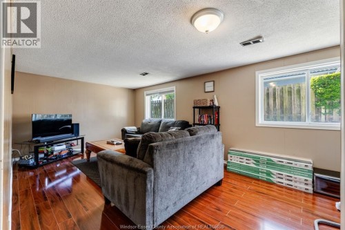 24 Donald, Leamington, ON 