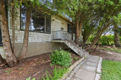 212 Boul. Maple  Châteauguay, QC J6J 3R6