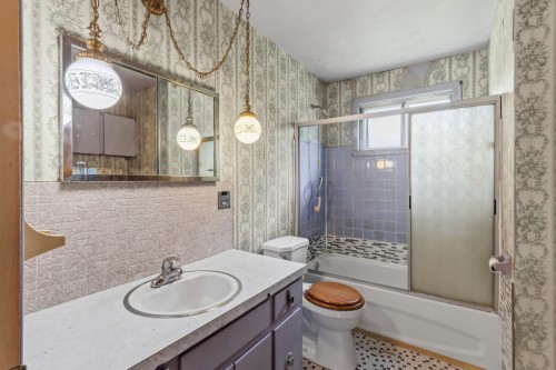 Salle de bains - 212 Boul. Maple, Châteauguay, QC 