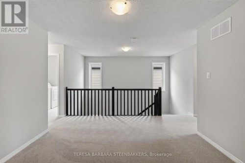 Loft area/Flex Room - 689 Taliesin Crescent E, Ottawa, ON 
