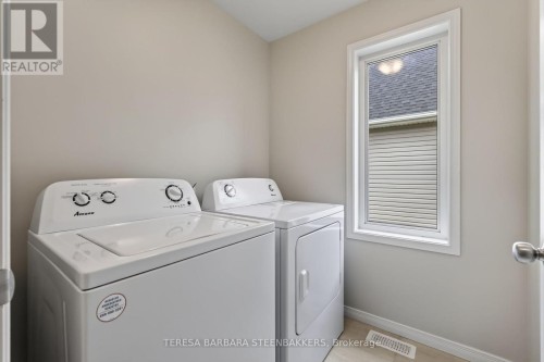 Laundry Room with Washer/Dryer installed - 689 Taliesin Crescent E, Ottawa, ON 