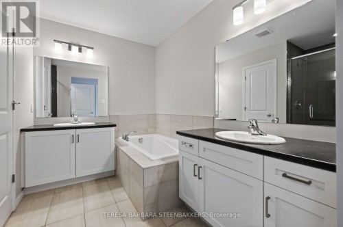 Ensuite Bath - 689 Taliesin Crescent E, Ottawa, ON 