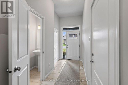 689 Taliesin Crescent E, Ottawa, ON 