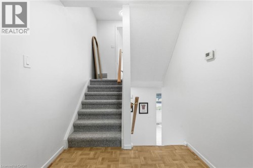 3 Burdock Lane Unit# 33, Dundas, ON 