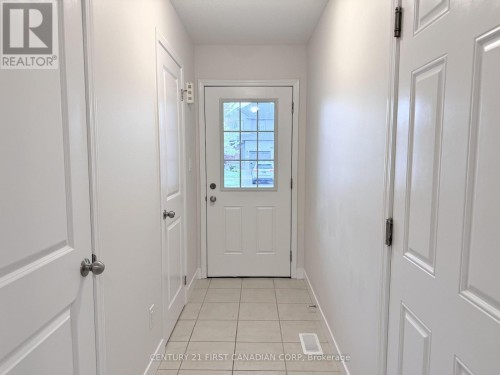 45 - 3188 SINGLETON AVENUE , London South (South W), Ontario N6L 0B8 3