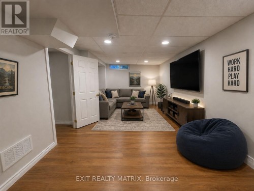 67 Ashpark Crescent, Ottawa, ON 