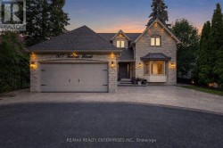 807 INDIAN ROAD  Mississauga, ON L5H 1R4