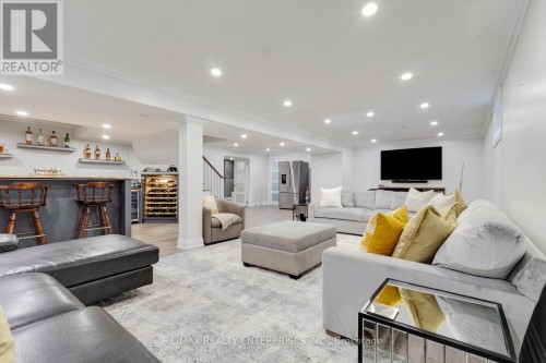 807 Indian Road, Mississauga, ON 