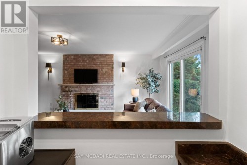 1653 Sherwood Forrest Circle, Mississauga, ON 