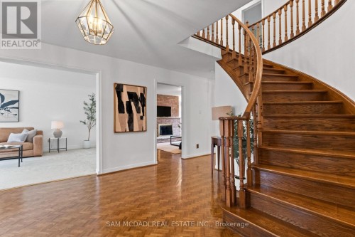 1653 Sherwood Forrest Circle, Mississauga, ON 