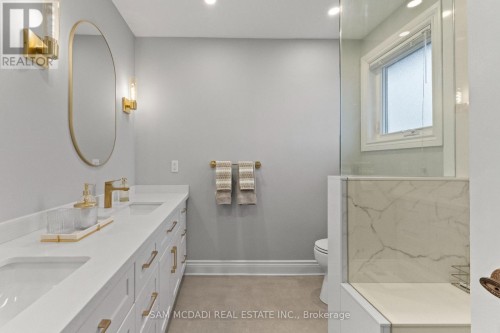 1653 Sherwood Forrest Circle, Mississauga, ON 