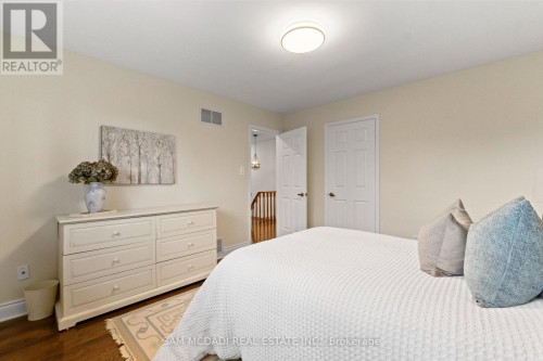 1653 Sherwood Forrest Circle, Mississauga, ON 
