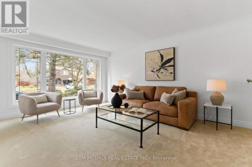 1653 Sherwood Forrest Circle, Mississauga, ON 