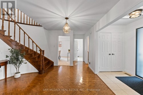 1653 Sherwood Forrest Circle, Mississauga, ON 